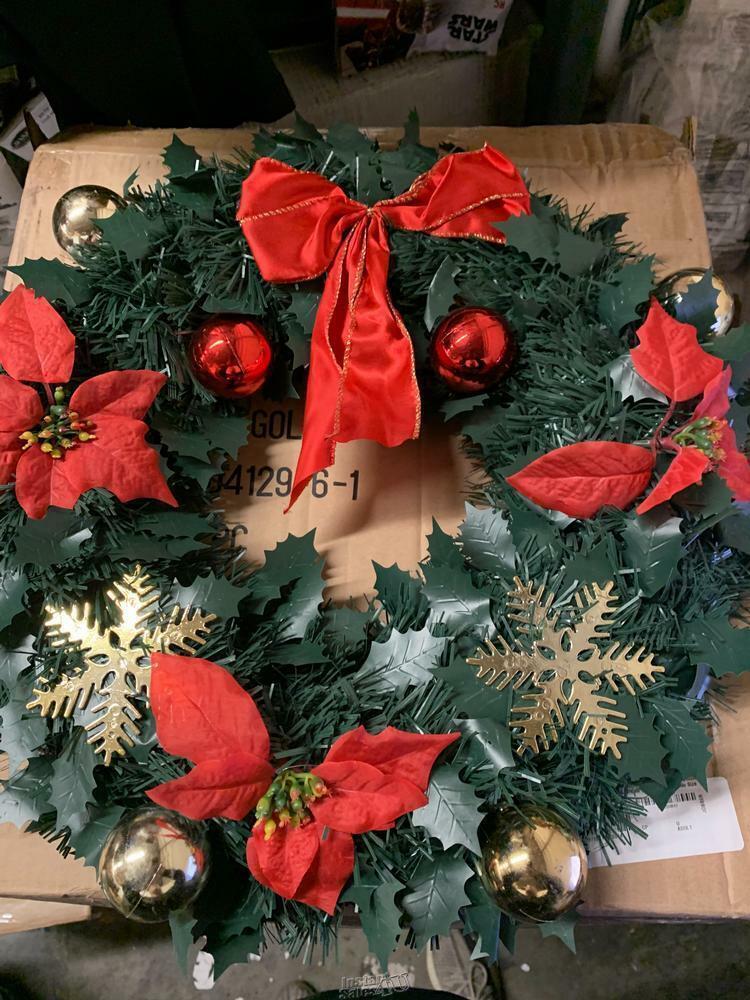 Primary image for Mason 18" Decorated PreLit Wreath Red Gold