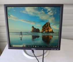 Dell 1905FP 19&quot; Flat Panel LCD Monitor w/ DVI, VGA &amp; 4-USB Ports Stand &amp;... - $742.39 MXN