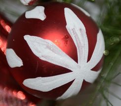 Unbranded  14594 Pine Needle Holiday ball Candy Cane Red Ribbon Leaves Spray image 4