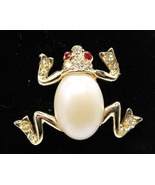 Vintage BSK Gold Tone Frog Brooch With Faux Pearl Red Rhinestone Eyes - $278.23 MXN
