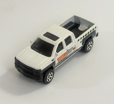 Matchbox WazUp Silver &#39;14 Chevy Silverado 1500 Metal Toy Truck 59/125 - $92.28 MXN