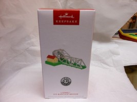 Hallmark Keepsake &quot;Lionel 313 Bascule Bridge&quot; 2024 Light Ornament NEW - $199.72 MXN