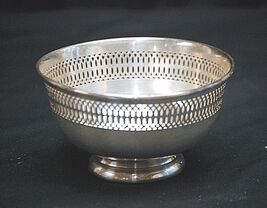 FB Rogers Silver Co Pierced Candy Bowl Dish Silverplate Pattern 1912 Vin... - $24.74