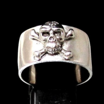 Sterling silver Biker ring 1 % Skull and Crossed Bones Jolly Roger Pirate skull  - £59.95 GBP