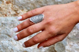 Boho Vintage Ring in Silver, Large Ring in Gypsy Style, Adjustable Tribal Ring - £14.27 GBP