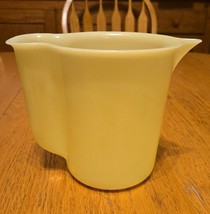 Vintage yellow tupperware 131-3 pouring container - $7.70