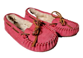 Minnetonka Sz 13 Cassie Pink Suede Faux Fur Lined Slipper Moccasin Youth Girls  - £19.07 GBP