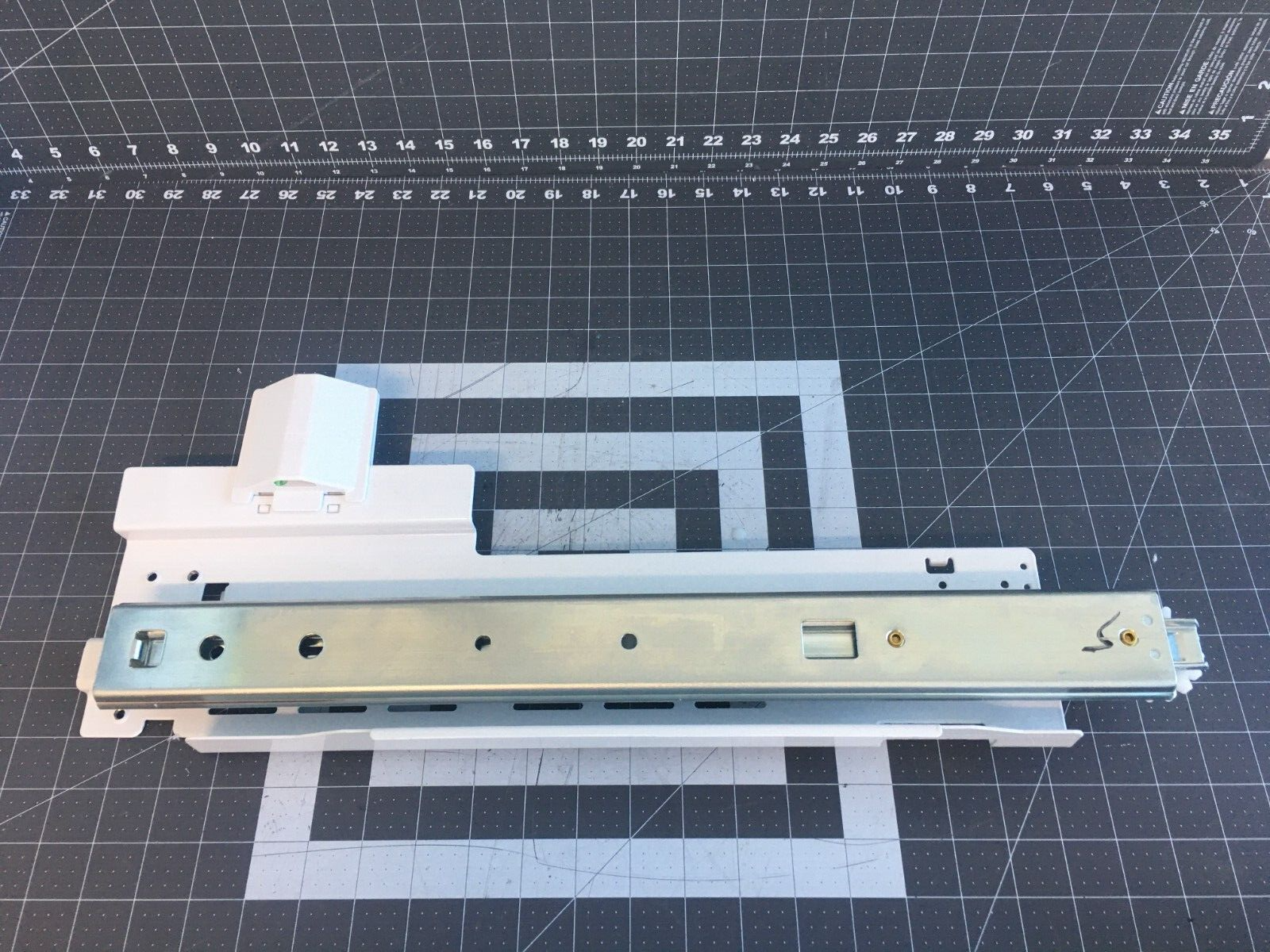 Samsung Refrigerator Left Lower Freezer Slide Rail P# DA97-13661A Item image 2