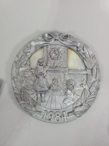 Michael Ricker Pewter 1984 Christmas Hanging Plate Southern Christmas 2033/3650 - $32.25