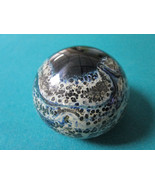 PAPERWEIGHT SIGNED WILLIAMS SPONGE LOOKING GLASS DECOR 2 1/2 X 3&quot;  - $86.64 CAD