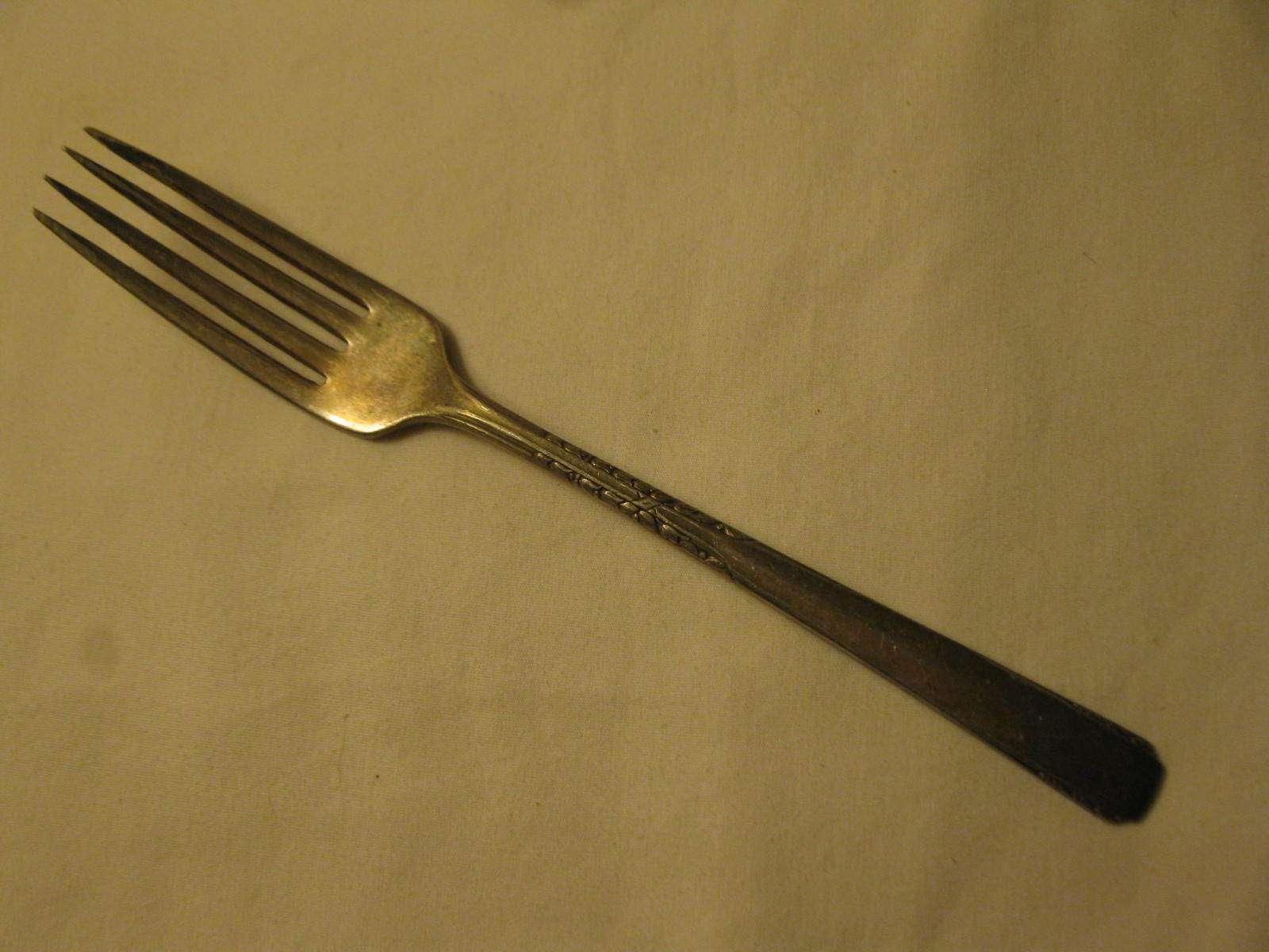 W.M.A Rogers 1950 Brookwood Banbury Pattern 7.5" Silver Plated Table Fork #3 - $7.00