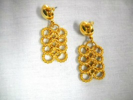 PREOWNED ELEGANT TEXTURED 4 ROW CHAIN LINKS GOLDTONE STUD POST FASHION E... - $16.80 CAD