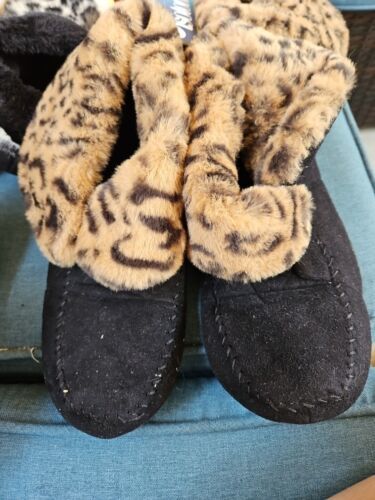 NWT ISOTONER Black Leopard Print Moccasins Slippers XL 9 5-10.5 Memory Foam - $16.34