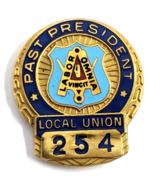 VTG Carpenters Union Local 254 Past President 10K Gold Pin &#39;Labor Omnia ... - $225.56 CAD