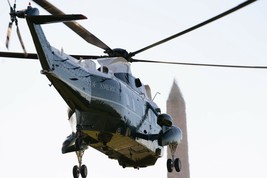 President Donald Trump departs the White House aboard Marine One Photo Print - £6.93 GBP+