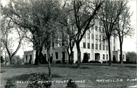 RPPC  Mitchell South Dakota SD Davison County Courthouse UNP Postcard Q16 - £20.04 GBP