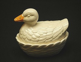 Vintage Duck on a Nest Candy Dish Ceramic White Woven Basket Country Far... - $24.74