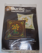 Bucilla Needlecraft Buttercups 16&quot; Square Pillow Kit #48523 New - £17.13 GBP