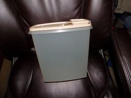 Vintage Tupperware Cereal &amp; Dry Food Keeper #1588-3, #1589-8 Sheer EUC - $27.90