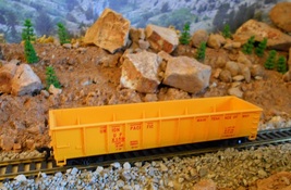 HO Scale: Tyco Union Pacific Open Gondola, Model Railroad Train Car, Col... - $14.95