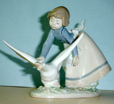 Lladro Wild Goose Chase 1989 Porcelain Girl Figurine #5553 Excellent Condition - £89.34 GBP