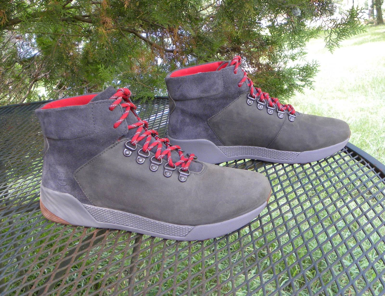 Timberland Suede Leather BOOTS Gray Hiker Ankle waterproof flat lacer Wo... - $62.50