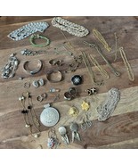 Large Lot of  Great Costume Jewelry  - Vtg To Now - 40+ Pieces!! - $657.93 MXN