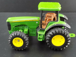 John Deere Toy Tractor Marked 10513Q01 - £3.88 GBP