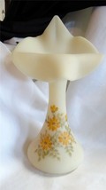Vintage Fenton Art Glass Hand Painted Tan Custard Yellow Daisy Jack Pulpit Vase - £62.34 GBP