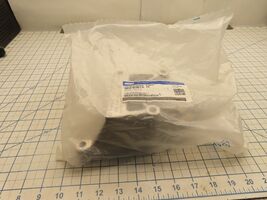 Ford 3M4Z-6038-CA Front Engine Mount Bracket Factory Sealed - $50.99