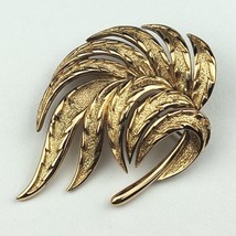 Monet Brooch Vtg Leaf Etched Gold Tone Jewelry Pin 2.75&quot; Signed Has Wear - £11.73 GBP
