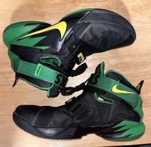 Authenticity Guarantee 
RARE Nike Lebron James Zoom Soldier 9 OREGON DUCKS Bl... - £137.50 GBP