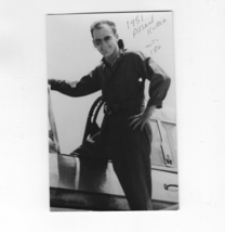 1951 US Air Force Pilot wearing Aviator Sunglasses with plane in Pusan, ... - $221.67 MXN