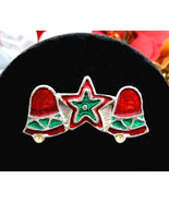 Enamel CHRISTMAS PIN Vintage Brooch Red Green 2 BELLS &amp; 1 STAR Silvertone - $239.38 MXN