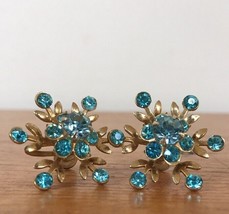 Vintage Blue Glass Rhinestone Snowflake Gold Toned Screw On Cluster Earr... - $39.99