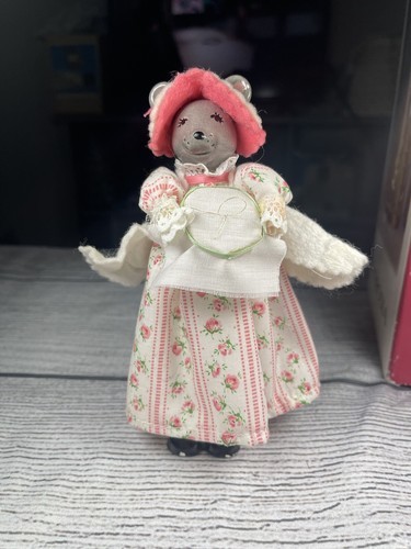 Ducks and Friends Mama Precious Mouse Pink dress Gray porcelain head - $10.00