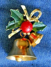 Festive Enamel Gold-tone Christmas Bells &amp; Holly Brooch 1960s vintage 2&quot; - £9.31 GBP