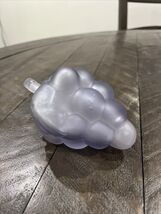 Viking Glass Grape Bunch In Lilac Frost Teaberry Paperweight 4.5” Sticker - $1,818.22 MXN