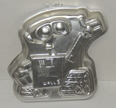 Rare 2008 Wilton Wall E Disney Aluminum Cake Pan 2105-9999 - $24.70