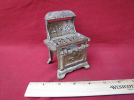 Antique Vintage Royal Cast Iron Stove Miniature Dollhouse Toy - £23.64 GBP