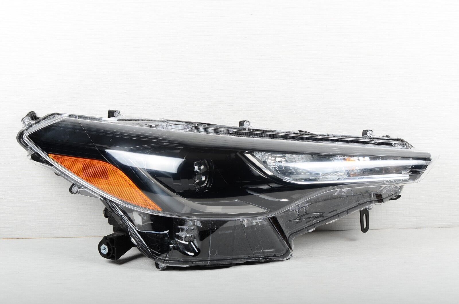 Damage! 2022-2024 Toyota Corolla Cross L LE LED Headlight Right RH Side OEM - $147.51