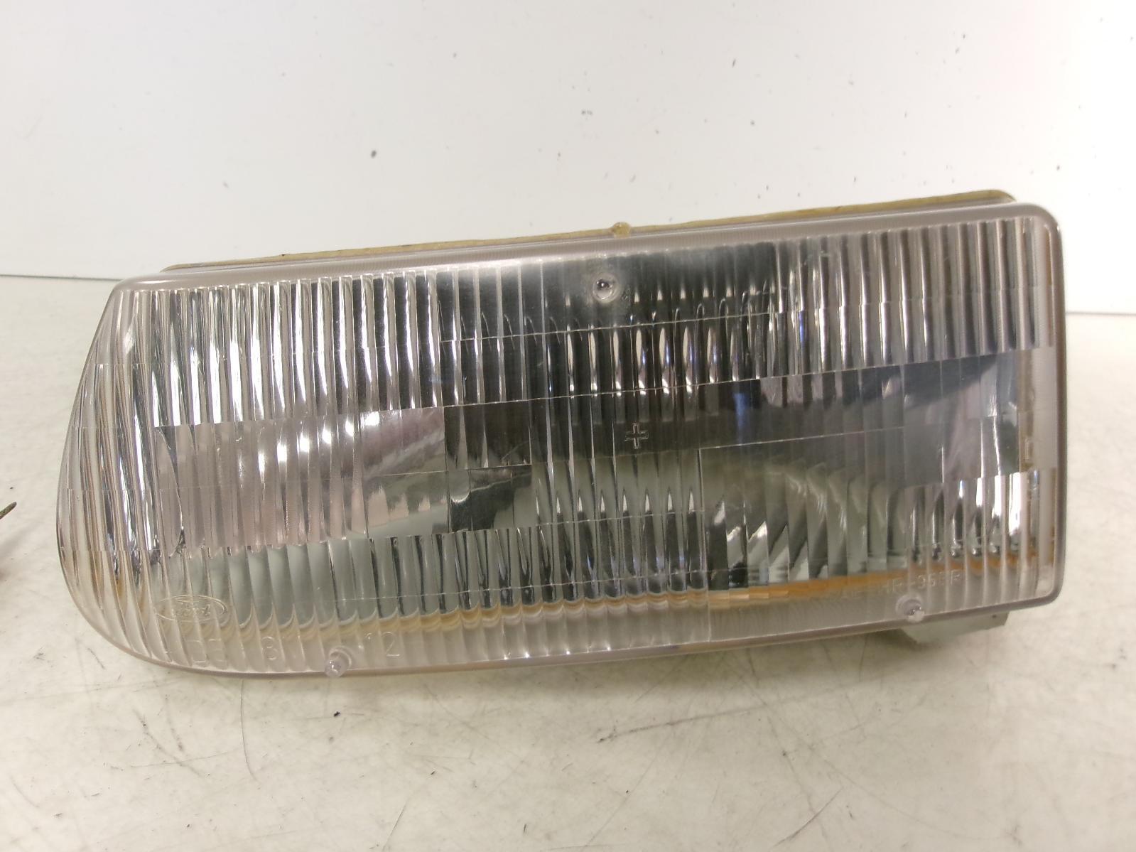 1995 - 2000 Ford Explorer Driver Lh Lower Front Halogen Headlight OEM - $19.60