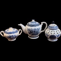 Vintage Lot of 3 Blue and White Reticulated Gingar Jar and Teapots Chinas - £92.89 GBP