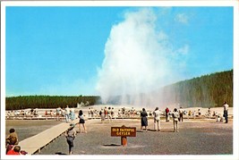 Vtg Postcard Old Faithful Geyser, Yellowstone National Park - £5.19 GBP
