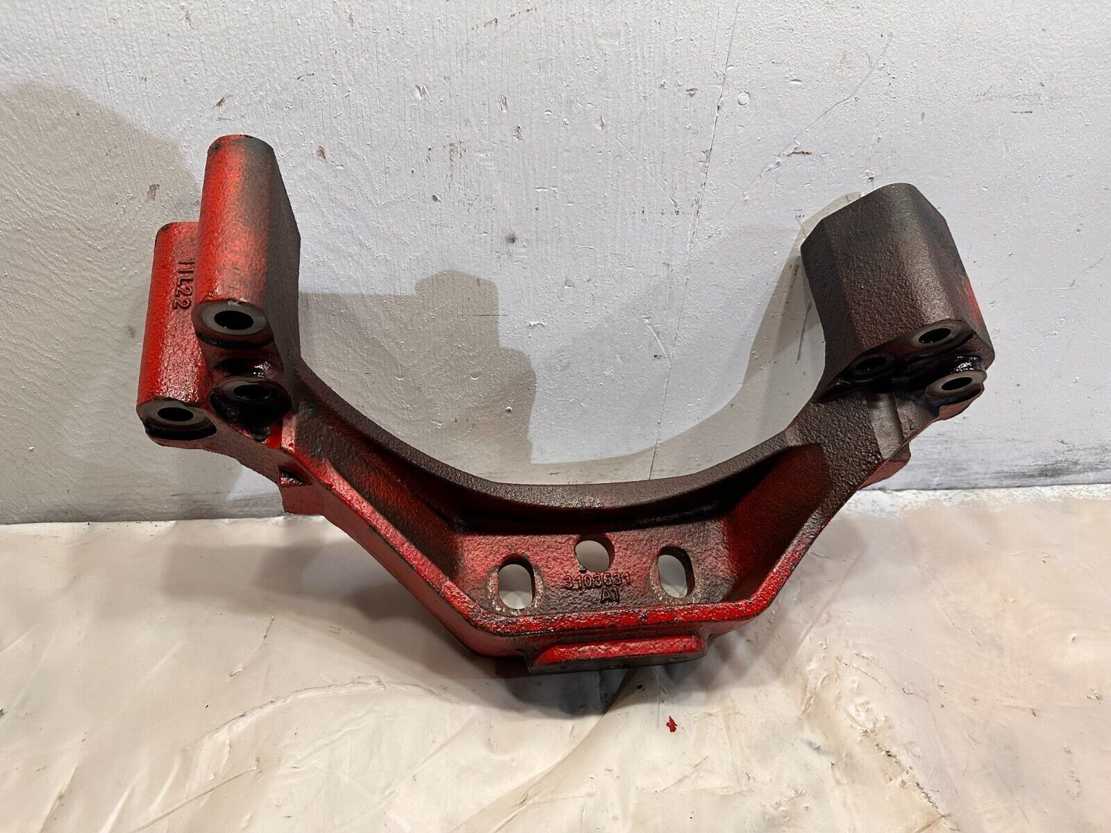ISX15 Cummins Diesel Engine FRONT ENGINE SUPPORT MOUNT 3103631 OEM - $280.15