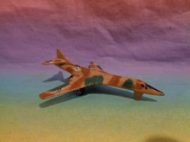 Vintage 1989 TootsieToy Jet Fighter B-1 Bomber Tan Die Cast Military Plane China - £3.71 GBP