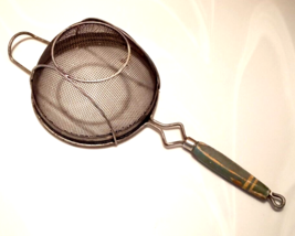 VTG Kitchen Strainer Metal Mesh Blue Wood Handle Rusty Primitive Farmhou... - $14.79