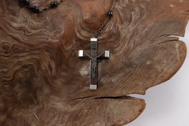 Vintage Black Beaded Wooden Jesus Crucifix Cross Pendant Rosary Necklace - £9.34 GBP