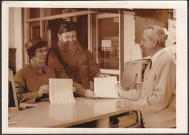 VFW Leaders John Grady &amp; Doris Baxter &amp; 1974 VFW U.S. Postage Stamp Photo - £13.98 GBP