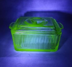 Uranium Green Depression Glass Refrigerator Dish With Handles Lid Rectan... - £33.58 GBP